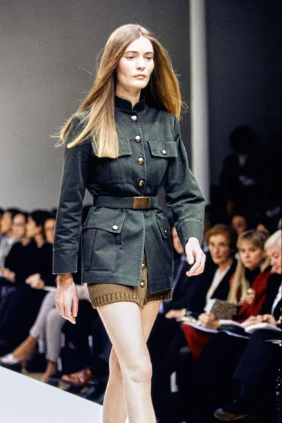 Look 15